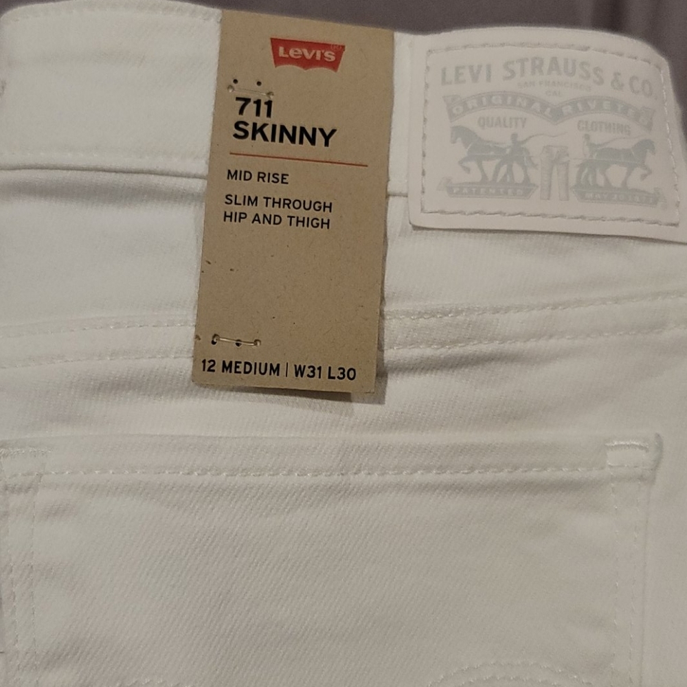 711 Levi's skinny jeans size 31